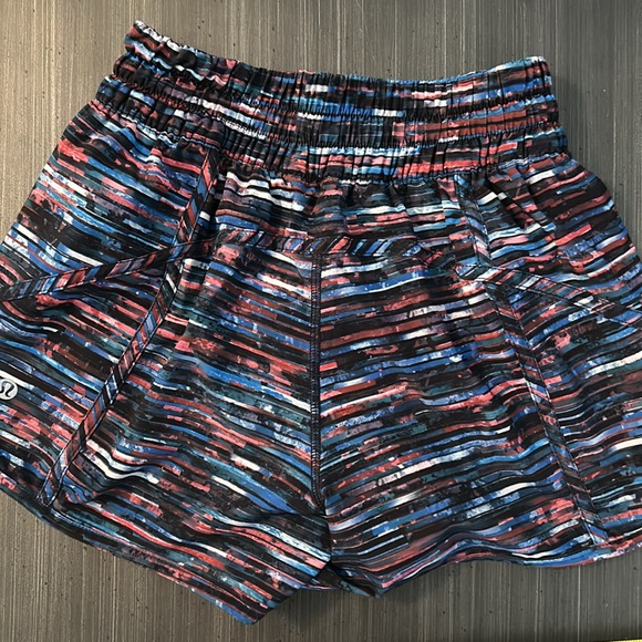 Lululemon striped shorts - Picture 4 of 4